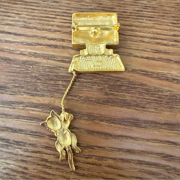 JJ Vintage Cat Mouse Pin Brooch Error Computer Desktop Dangle Signed 1980s BinAH - Picture 2 of 5